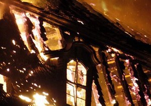 У Києві у квартирі на Подолі сталася пожежа