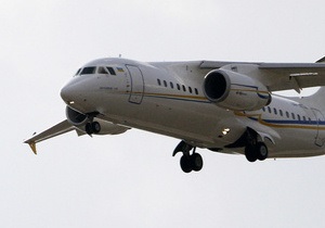 Літак Ан-148 здійснив аварійну посадку в аеропорту Петербурга (оновлено)