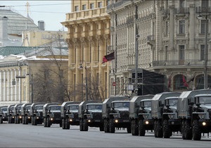 Центральні площі Москви перекриті ОМОНом. Очевидці повідомляють про десятки автозаків