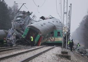 Янукович доручив МЗС допомогти українцям, які постраждали в результаті катастрофи в Польщі