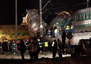 В результаті зіткнення поїздів у Польщі загинули 14 людей. Ведеться розслідування