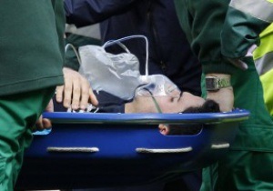 Игрок Арсенала госпитализирован после жесткого стыка в матче с Ливерпулем