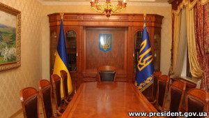 Служба протоколу: Президент працює по 14 годин на добу