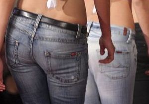 У Луганській області працівники цеху з пошиття джинсів отруїлися парами фарби