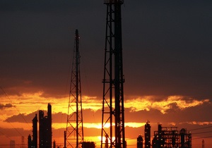 ТНК-BP зупиняє постачання нафти на Лисичанський НПЗ через збитковість виробництва