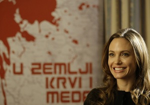 На прем єру фільму Анджеліни Джолі у Белграді прийшли 12 осіб