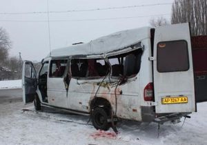 У Запоріжжі фура врізалася в маршрутку: одна пасажирка загинула, ще четверо травмовані