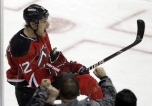NHL: Понікаровський допоміг Девілс обіграти Торонто