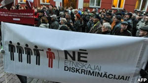 Українська служба Бі-бі-сі: Латвія. Мовний референдум минув, але кампанія триває?
