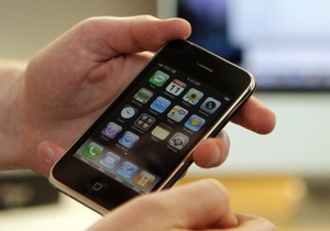 Китайським складальникам iPhone підняли зарплату через надто часті самогубства
