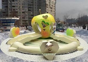 У Києві на Позняках з явиться фонтан у формі яблука