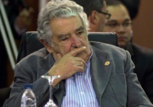 Президент Уругвая утверждает, что Суарес не расист