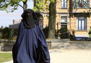 У Бельгії мусульманка побила доньку молотком за роман із християнином