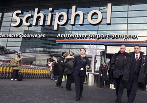 Головний аеропорт Амстердама частково евакуювали після повідомлення про бомбу