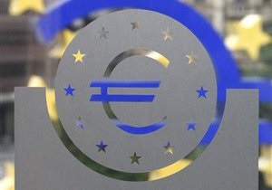 Курс євро падає через події в Греції