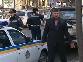 У центрі Києва затриманий нетверезий священик за кермом позашляховика