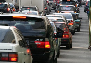 Страховики назвали найбільш небезпечний для українських водіїв день тижня