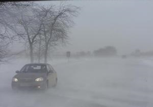 До Криму на допомогу місцевим рятувальникам вирушає снігоприбиральна техніка з шести областей