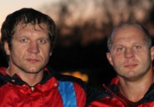 Федор Емельяненко стал чемпионом России, победив брата за несколько секунд