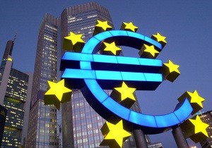 Євро на міжбанку незначно зростає