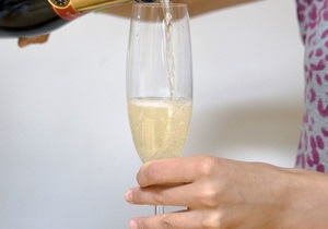 Шампанського в Україні стали випускати на 15,3% менше