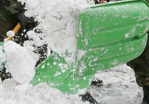 За минулу добу з київських доріг прибрали 7,5 тис тонн снігу