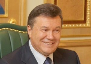 Янукович привітав мешканців Криму з річницею автономії