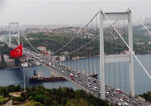 Біля берегів Стамбула відбулося зіткнення трьох суден