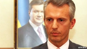 Українська служба Бі-бі-сі: Зміни в уряді почалися. Сім я Президента проти Фірташа