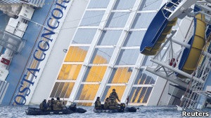 На лайнері Costa Concordia поновили роботи