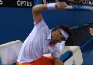 Australian Open-2012:  Теннисиста оштрафовали за четыре сломанные ракетки