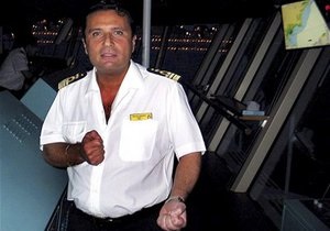 У момент катастрофи лайнера капітан Costa Concordia був у ресторані з жінками