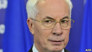 Азаров: будемо топити вугіллям, а не воювати з Росією