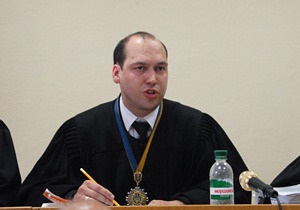 Суддя у справі Луценка видалив із зали суду журналістів і нардепів