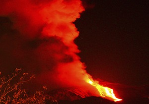 В Італії зафіксовано перше виверження вулкана Етна в 2012 році