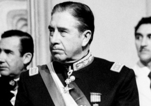 Влада Чилі вирішила не називати Піночета диктатором