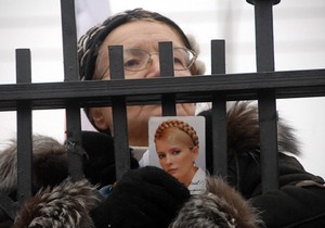 НГ: Тимошенко обійшла за популярністю Януковича