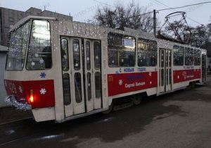 У Запоріжжі курсує новорічний трамвай