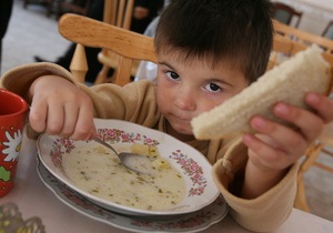 Попов пообіцяв до 1 січня погасити борг за постачання харчування в дитсадки Києва