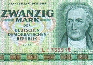 Житель Кельна знайшов сумку з 12 мільярдами німецьких марок