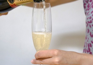Не до веселощів: виробники шампанського чекають складного 2012 року