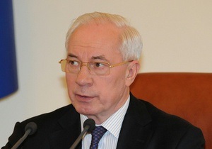 Азаров залишив у Москві міністрів енергетики та юстиції обговорювати газові контракти