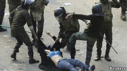 Єгиптянки обурені насильством з боку військових