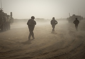 Передріздвяний візит Кемерона на британські бази в Афганістані зірвався через піщану бурю