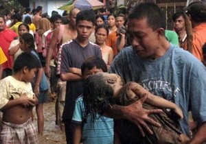 Тайфун на Філіппінах: загинули понад 900 осіб