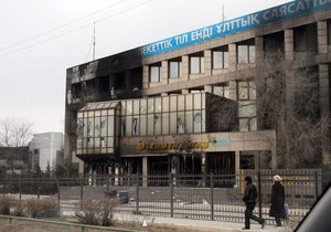 Заворушення в Казахстані: будинок міської адміністрації в Жанаозені розграбовано