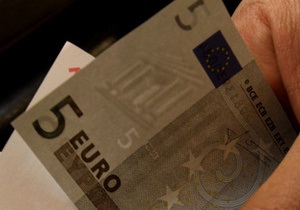 Євро продовжив круте піке на українському міжбанку