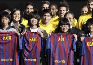 Игроки Барселоны встретились с жителями Фукусимы