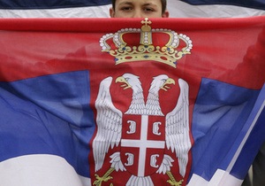 У Сербії радикали спалили прапор ЄС