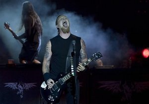 Metallica і Red Hot Chili Peppers можуть перенести тур через кризу євро